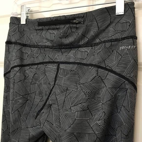 Nike Dri-Fit Racer 3.0 Running Crop Leggings Small - Picture 3 of 12